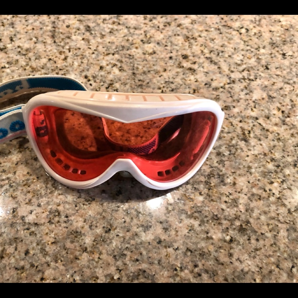 Vintage boll’e ski goggles womans white